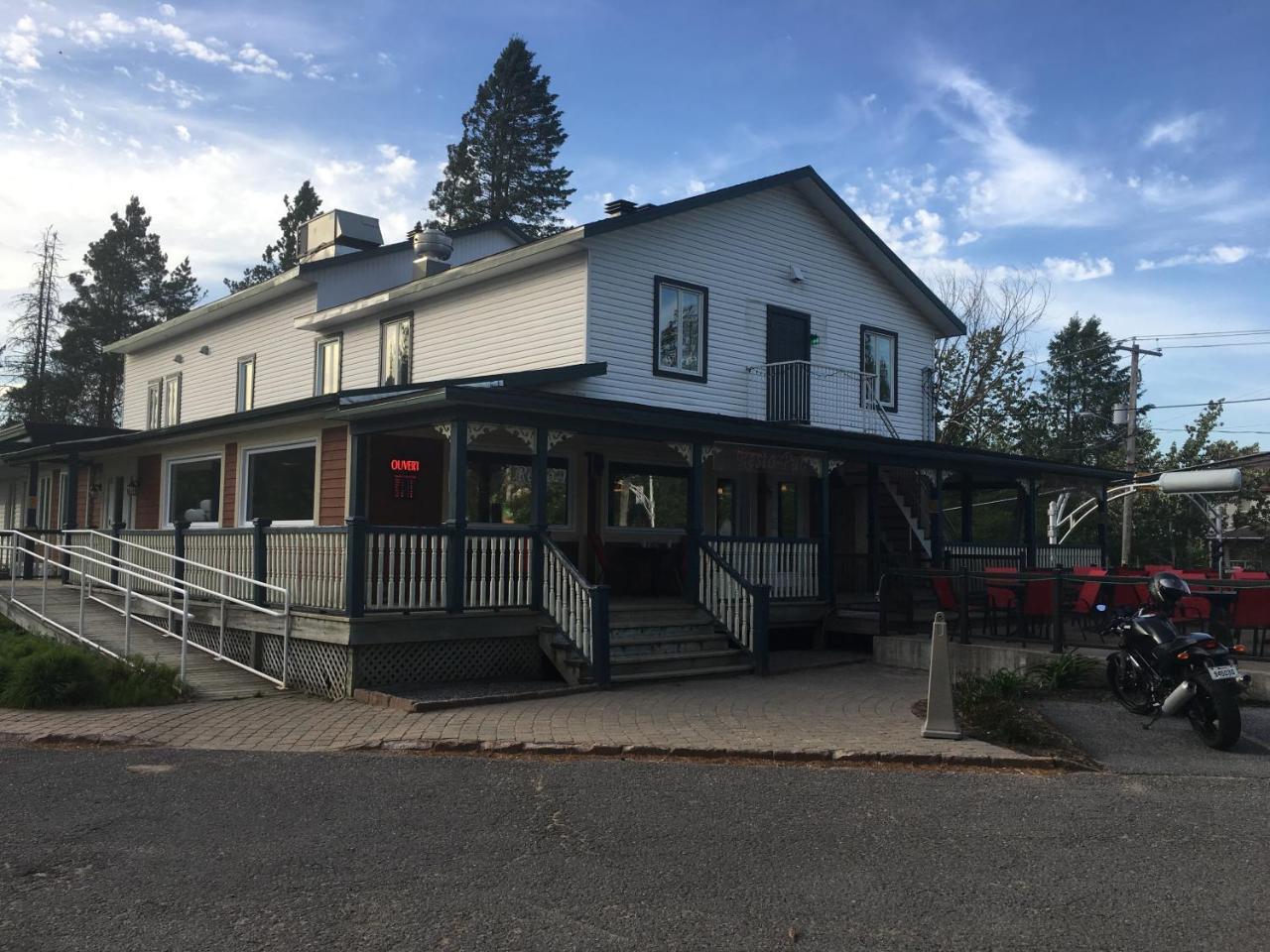 Auberge Valcartier แซ็ง-กาเบรียล-เดอ-วัลกาทิเยร์ ภายนอก รูปภาพ